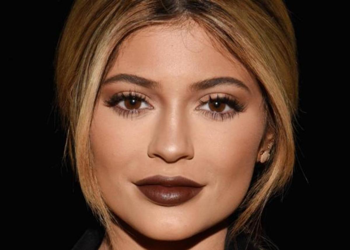 Το αγαπημένο λάδι προσώπου της Kylie Jenner και πού θα το βρεις!