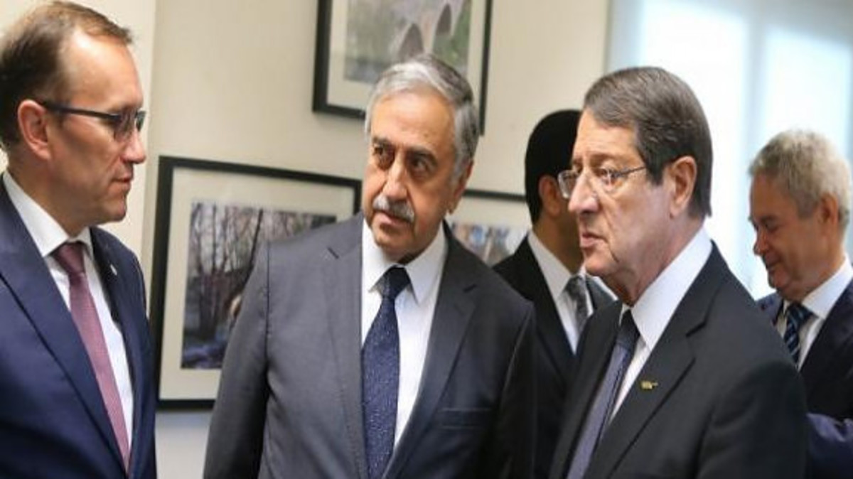 Κυπριακό: “Ρωσικό παρασκήνιο για κατάρρευση των συνομιλιών”