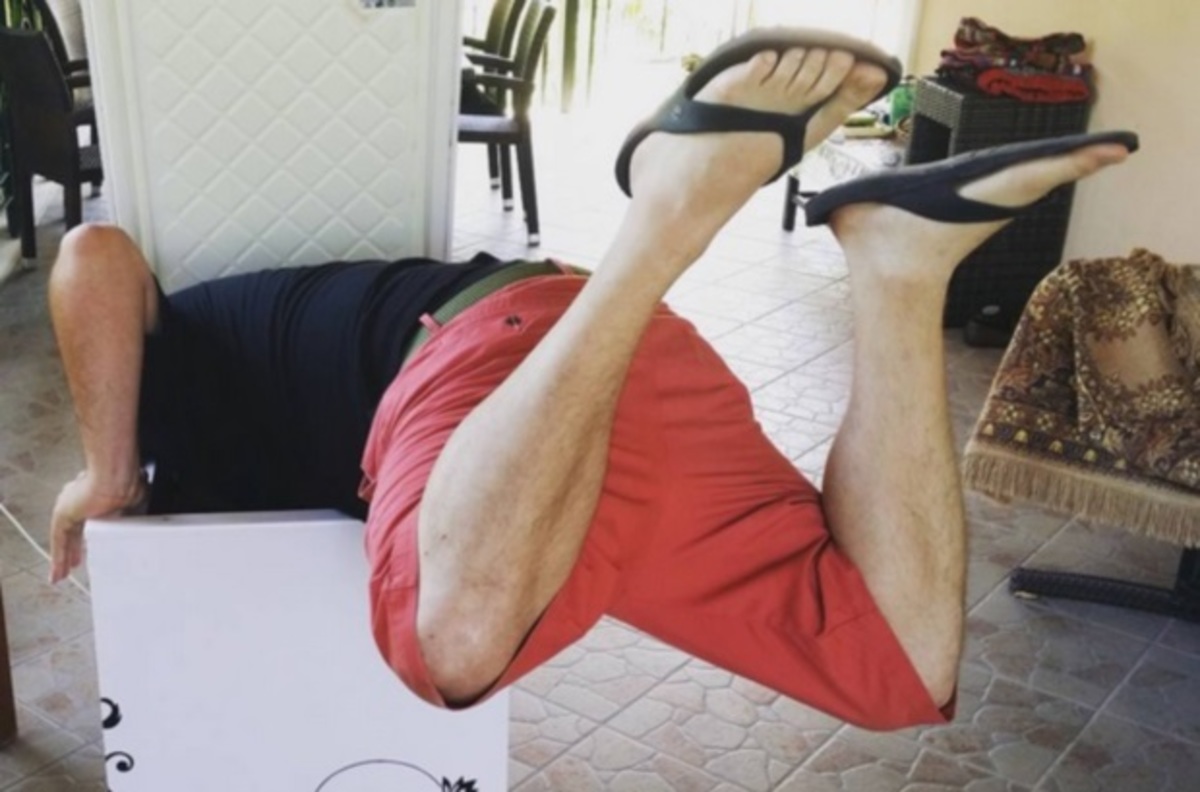 Βούτηξε στον καταψύκτη ο παρουσιαστής!