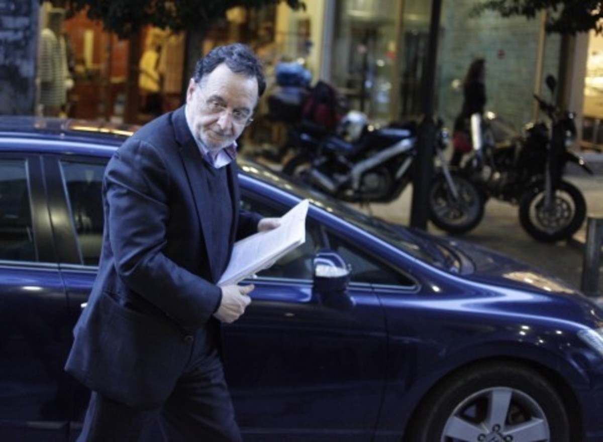 Παρέμβαση- “μήνυμα” Λαφαζάνη πριν τις κρίσιμες διαπραγματεύσεις