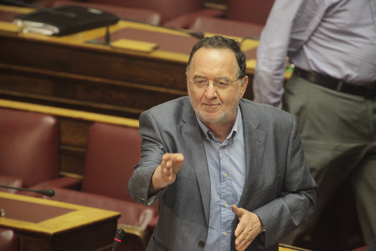 “Απασφάλισε” ο Λαφαζάνης μετά τη συνέντευξη Τσίπρα: Το θράσος του…