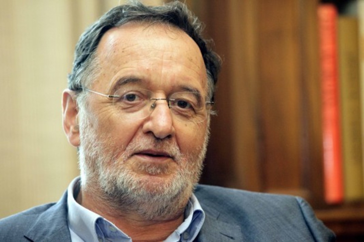 Λαφαζάνης: Βρόμικα παιχνίδια οι υποκλοπές και διαρροές τηλεφωνικών συνομιλιών