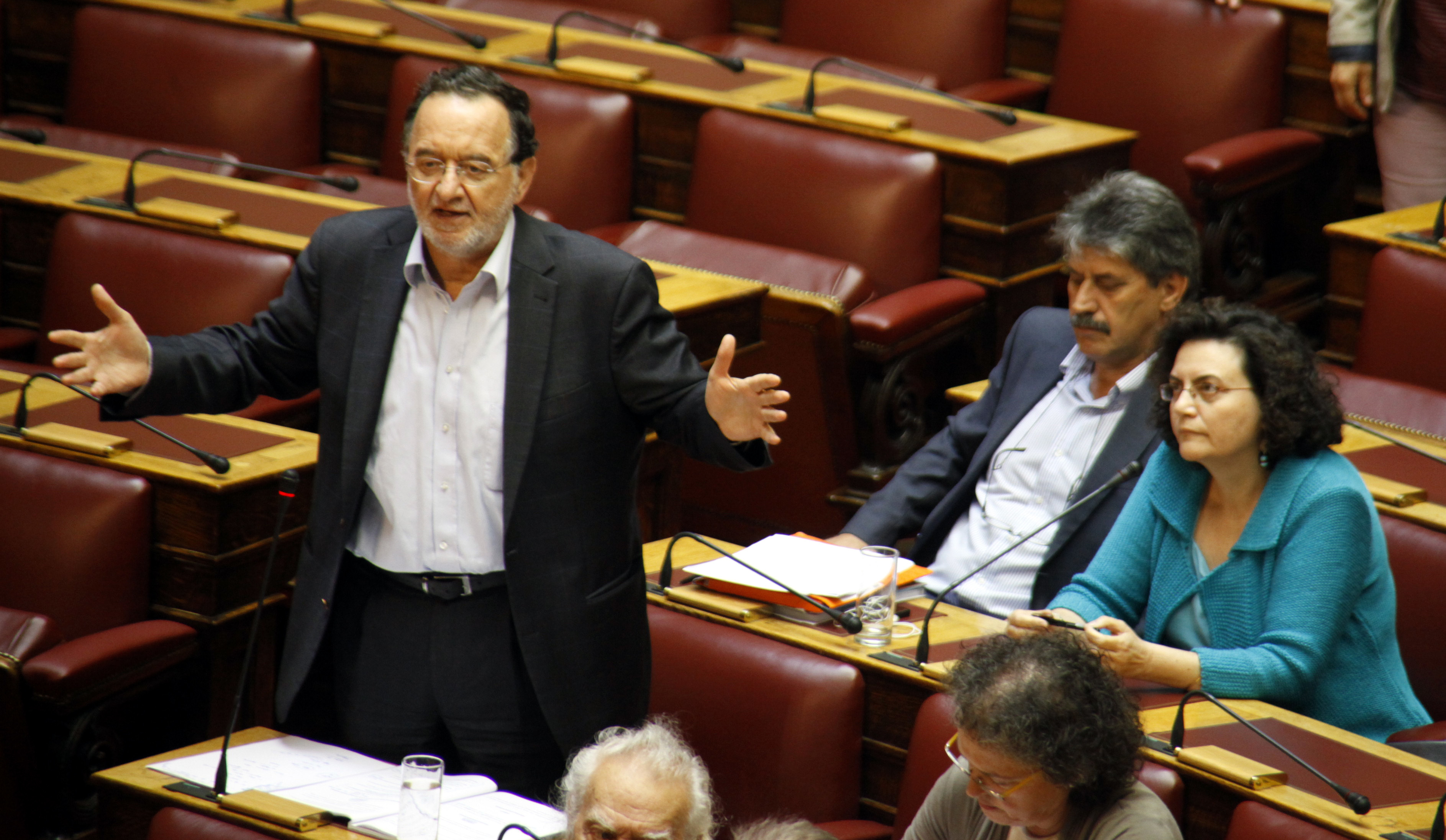 Ένταση με το καλημέρα σας στη συζήτηση για το πολυνομοσχέδιο