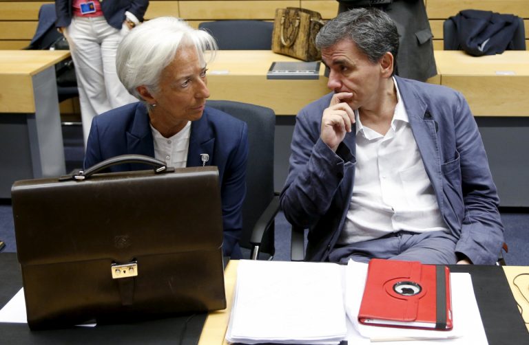 New York Times: Η Ελλάδα διχάζει το ΔΝΤ