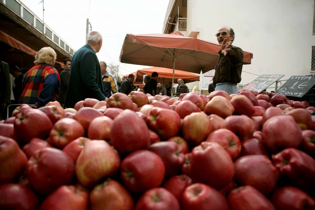 Μήλα Καστοριάς σε λαϊκή αγορά - ΦΩΤΟ EUROKINISSI
