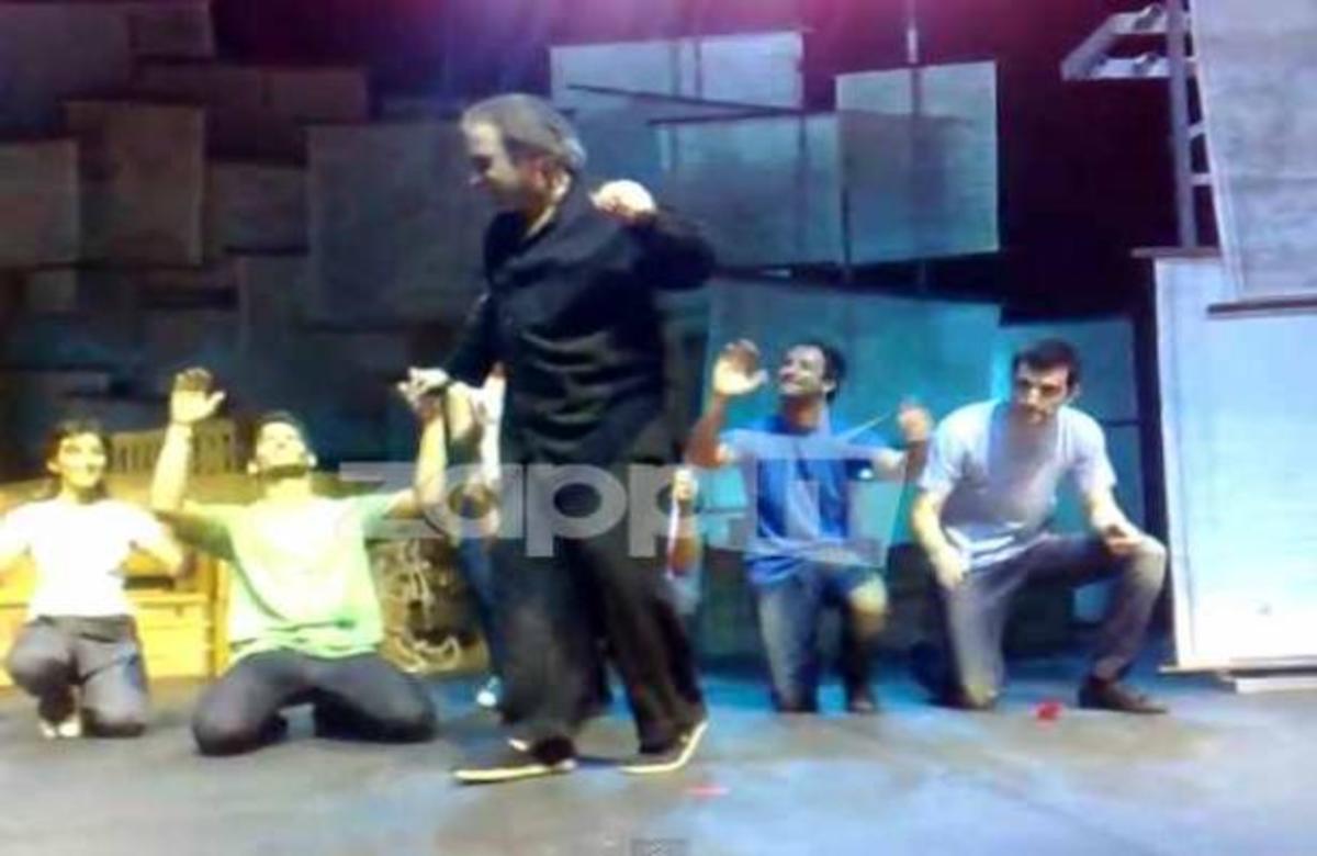 To ζεϊμπέκικο του Λάκη Λαζόπουλου στη Γερμανία!