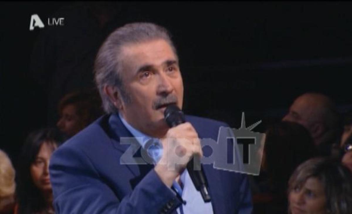 Λύγισε για τη μητέρα του ο Λαζόπουλος: «Όταν με δουν στο μνήμα, να με αφήσουν για μία ώρα ήσυχο»