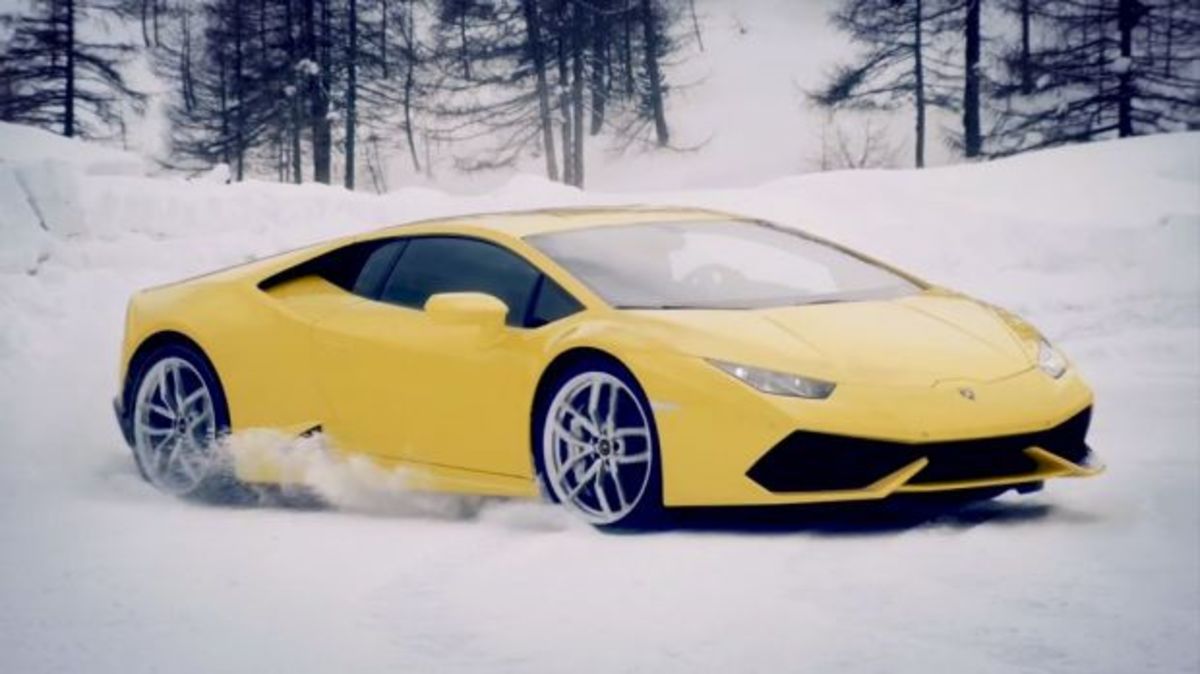 Παιχνίδια στο χιόνι με τη χειμερινή ακαδημία της Lamborghini (VIDEO)