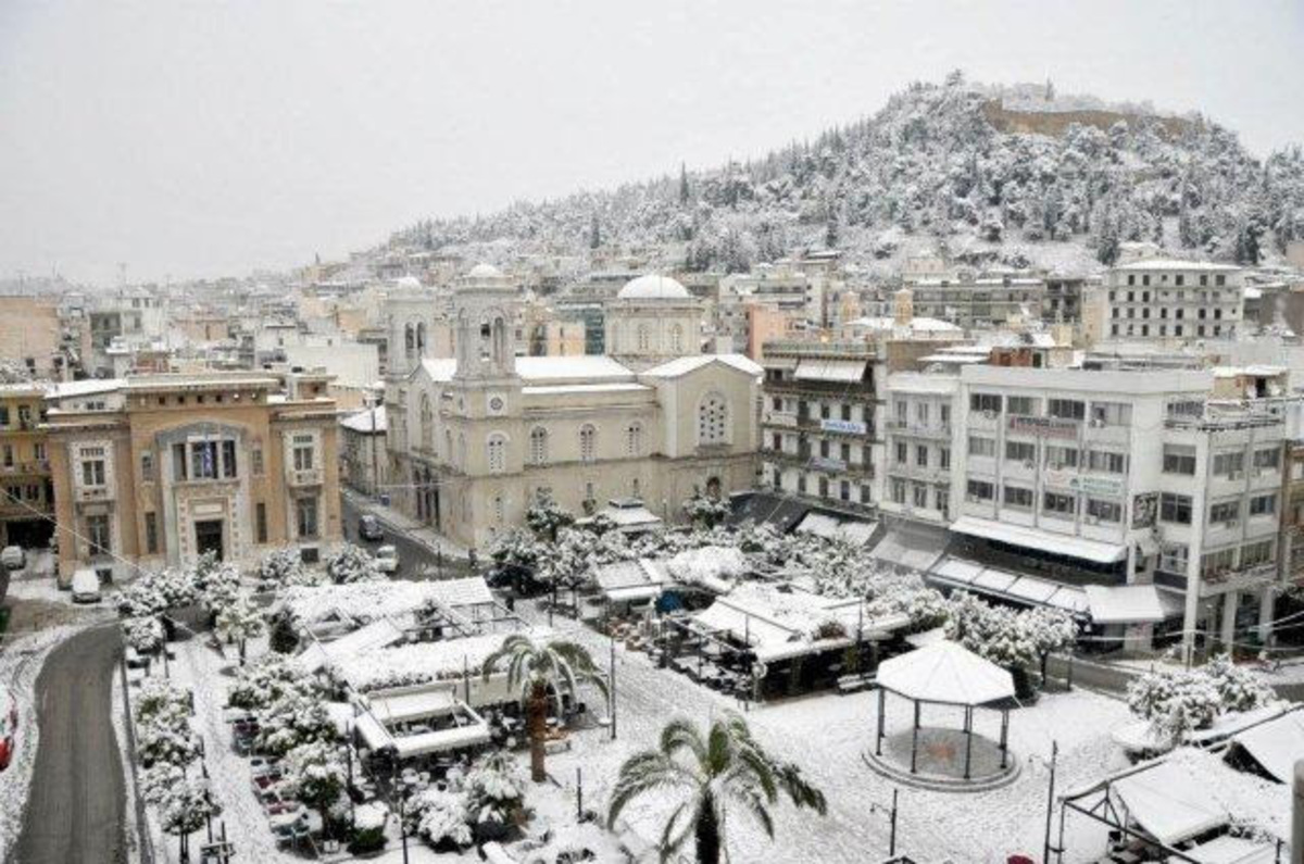 Καιρός – Λαμία: Χιόνια παντού, κλειστά τα σχολεία (ΦΩΤΟ)