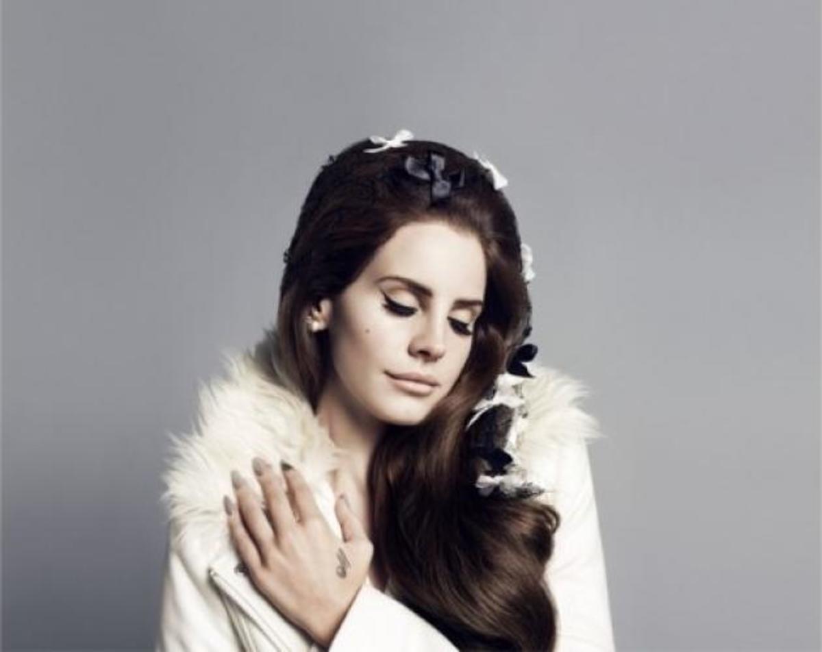 H Lana Del Rey είναι το μοντέλο της H&M για φέτος το Φθινόπωρο!