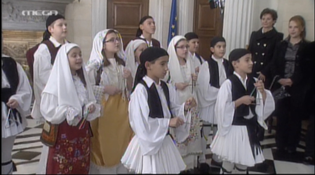 Πρωτοχρονιάτικα κάλαντα σε πολιτικούς