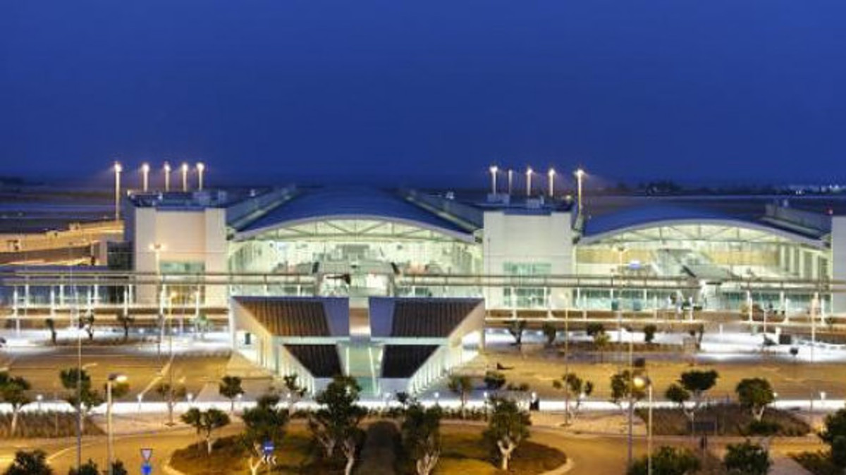 Εκκενώθηκε το Αεροδρόμιο Λάρνακας λόγω ύποπτου αντικειμένου