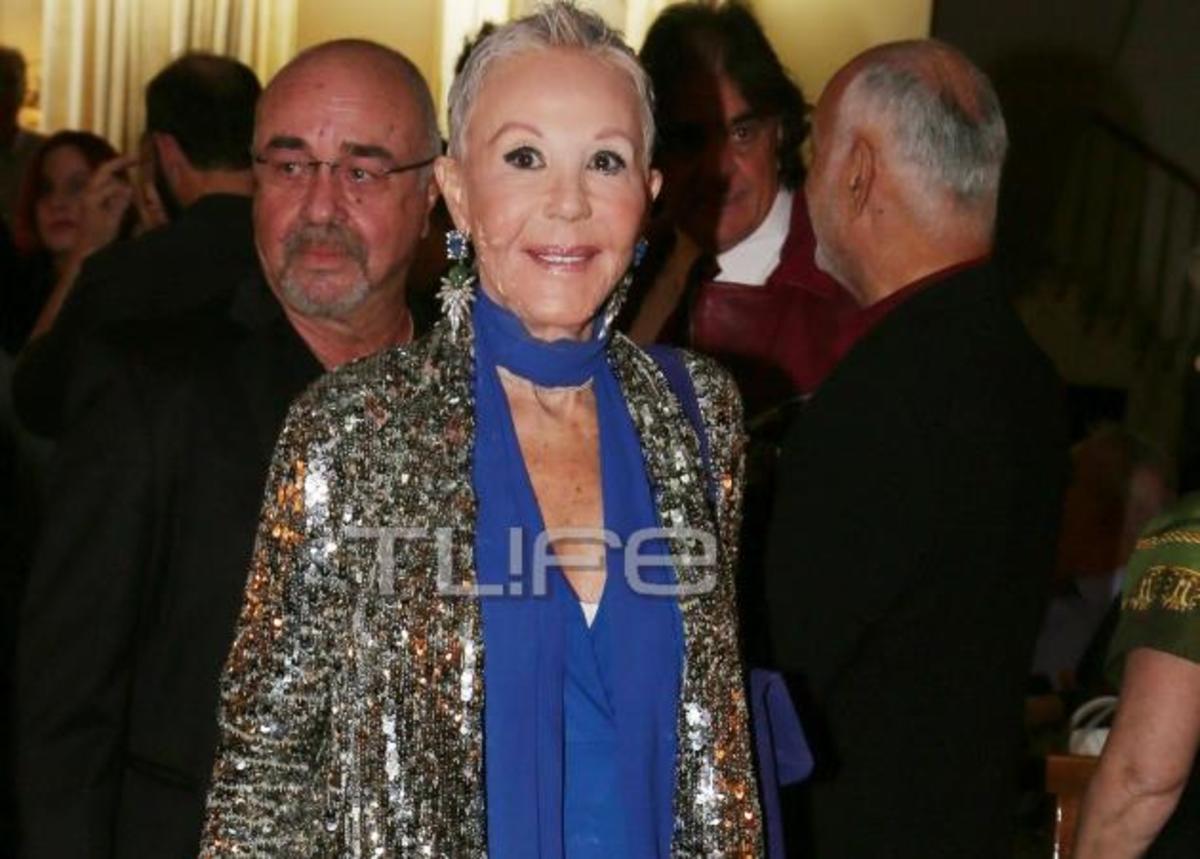 Ζωή Λάσκαρη: Λαμπερή και σικάτη στα 71 της! [pics]