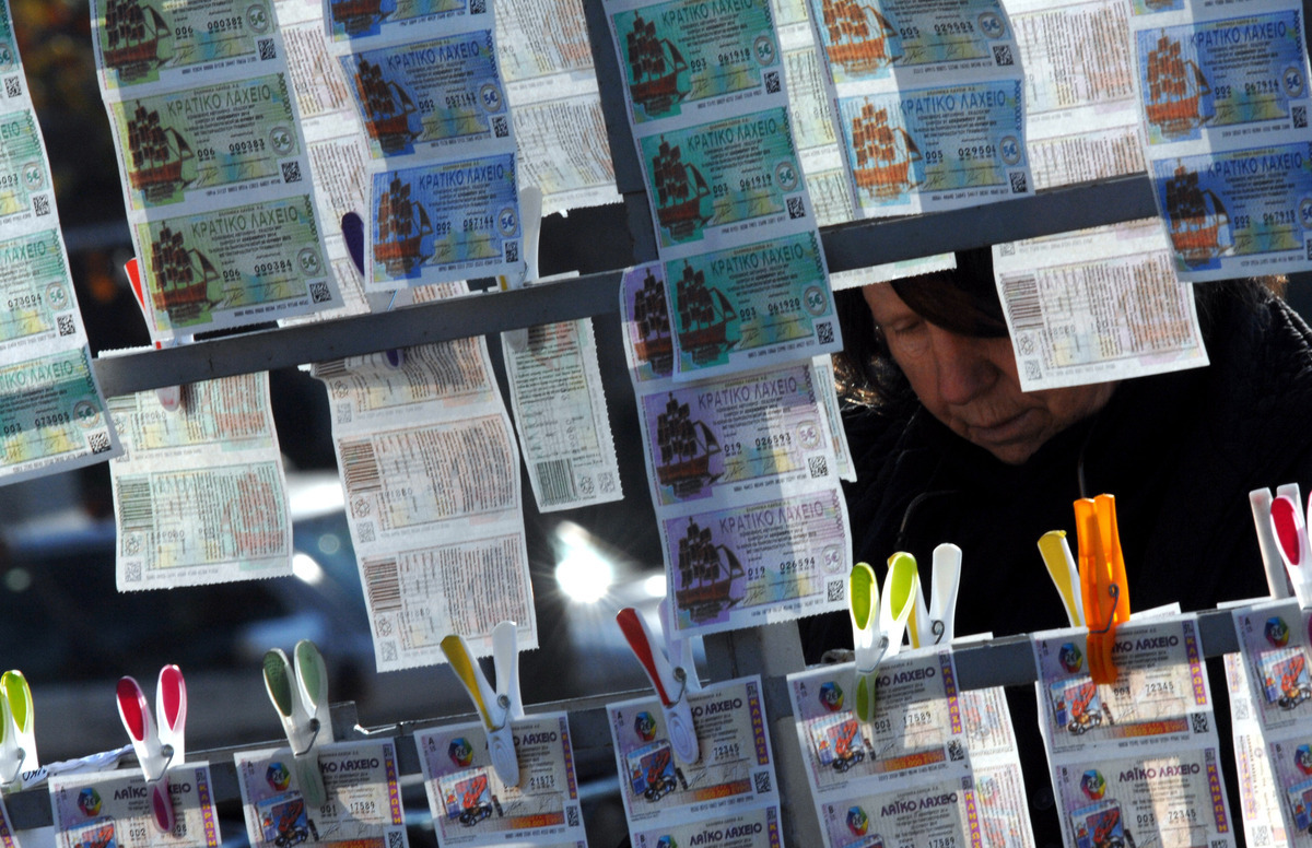 Λιποθύμησε η υπερτυχερή που κέρδισε 4 εκατομμύρια ευρώ στο λαχείο!