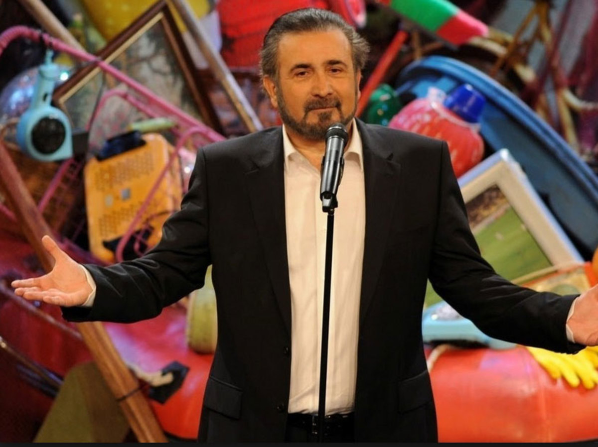 Ο Λαζόπουλος κάνει περιοδεία το «Τσαντίρι» του