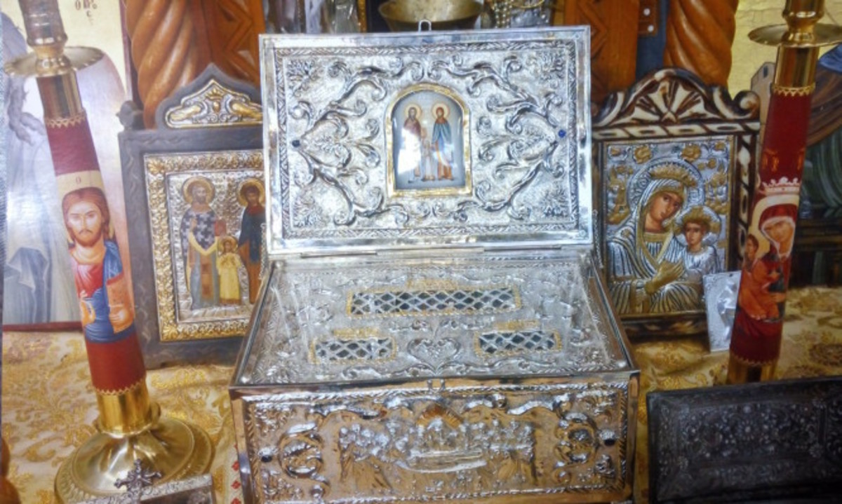 Τα Ιερά Λείψανα των Αγίων Ραφαήλ, Νικολάου και Ειρήνης στο Πανόραμα Βούλας