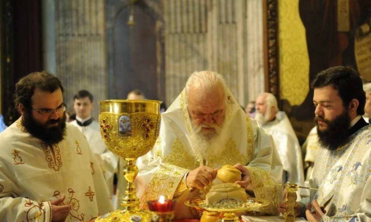 Πώς αρχίζει η Θεία Λειτουργία και γιατί;