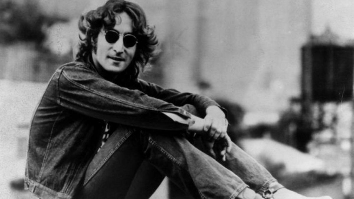 Έδωσε 35.000 δολάρια γι’ αυτή την τούφα του Τζον Λένον! – Φωτό