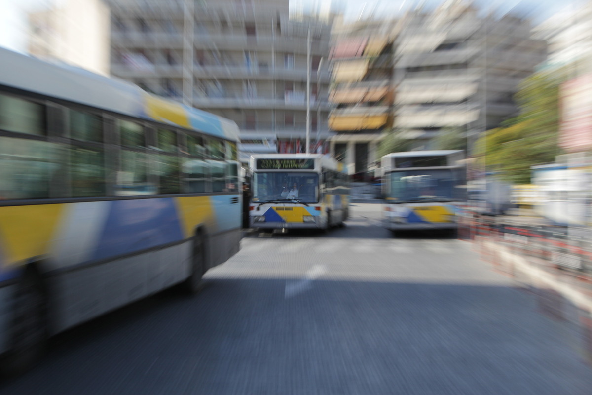 Κόβουν τις δωρεάν μετακινήσεις στην Αθήνα για τους ενστόλους;