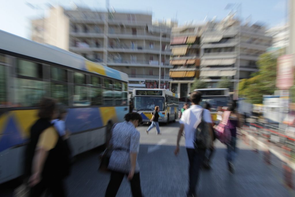 Καταδίκη για τον “χρυσαυγίτη” τσαμπουκά οδηγό λεωφορείου – Πέταξε έξω δύο επιβάτες επειδή δεν ήταν Έλληνες