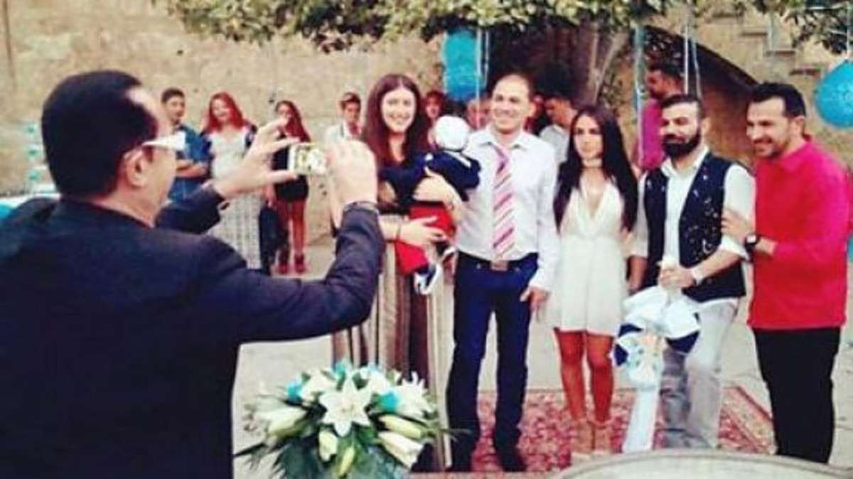 O Λευτέρης Πανταζής κλέβει την παράσταση και ως… ψάλτης στην Εκκλησία! (ΦΩΤΟ)