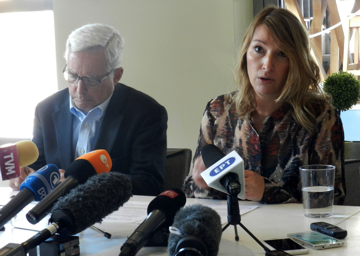 Λέσβος: Στη Μόρια η αναπληρώτρια ΥΠΕΞ των ΗΠΑ – Διαμαρτυρίες προσφύγων για την κράτησή τους