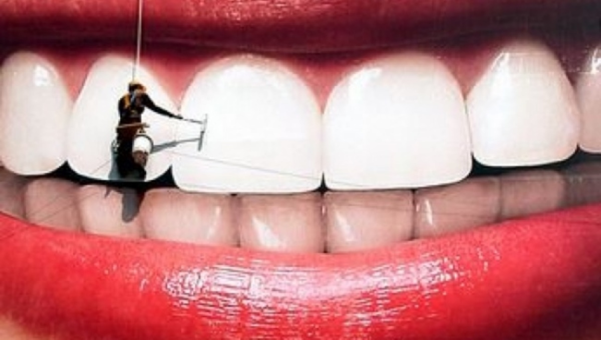 Κάντε λεύκανση δοντιών χωρίς κανένα κόστος με τρεις διαφoρετικούς τρόπους