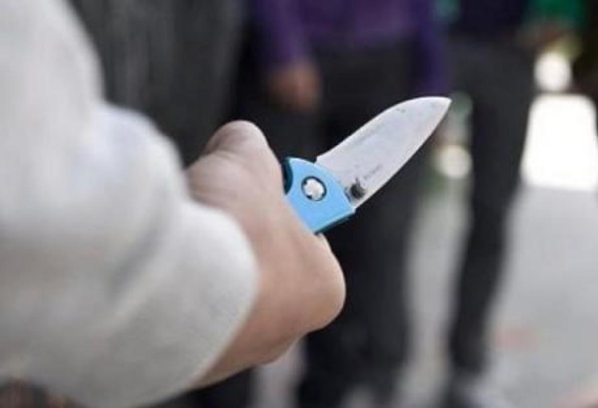 Ηράκλειο: Χειροπέδες σε 22χρονο που λήστευε πεζούς