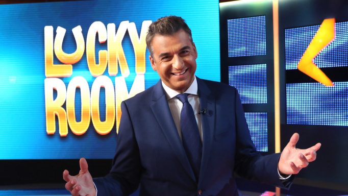 «Το Lucky Room ήταν από τα χειρότερα προγράμματα φέτος! Υπερεκτιμημένη η παρουσία του Γιώργου Λιάγκα στο Πρωινό»