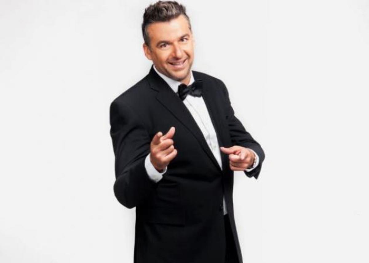 Δεν θα πιστεύετε τι έχει στην αγκαλιά του ο Γιώργος Λιάγκας! [pic]