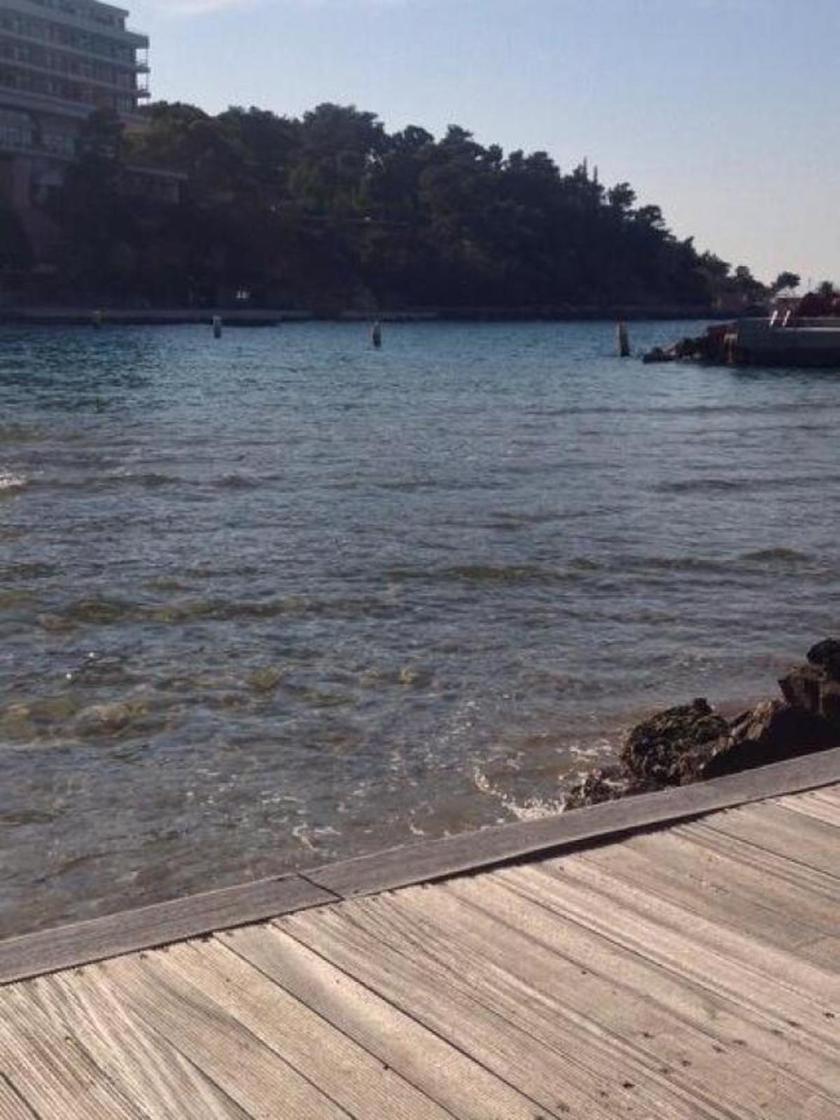 Ποιος παρουσιαστής πήγε για μπάνιο παραμονές Χριστουγέννων;