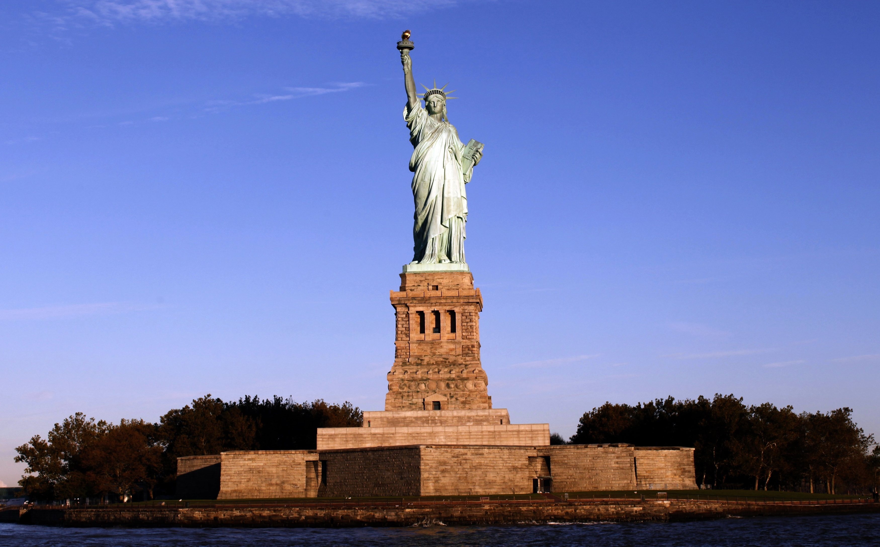 Έκλεισε τα 125 το Άγαλμα της Ελευθερίας!