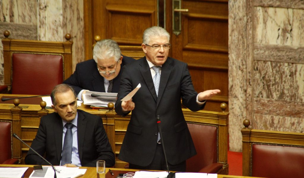 Υποχώρηση Λυκουρέντζου! Αλλάζει ρύθμιση για πρόσληψη διοικητών χωρίς πτυχίο!!