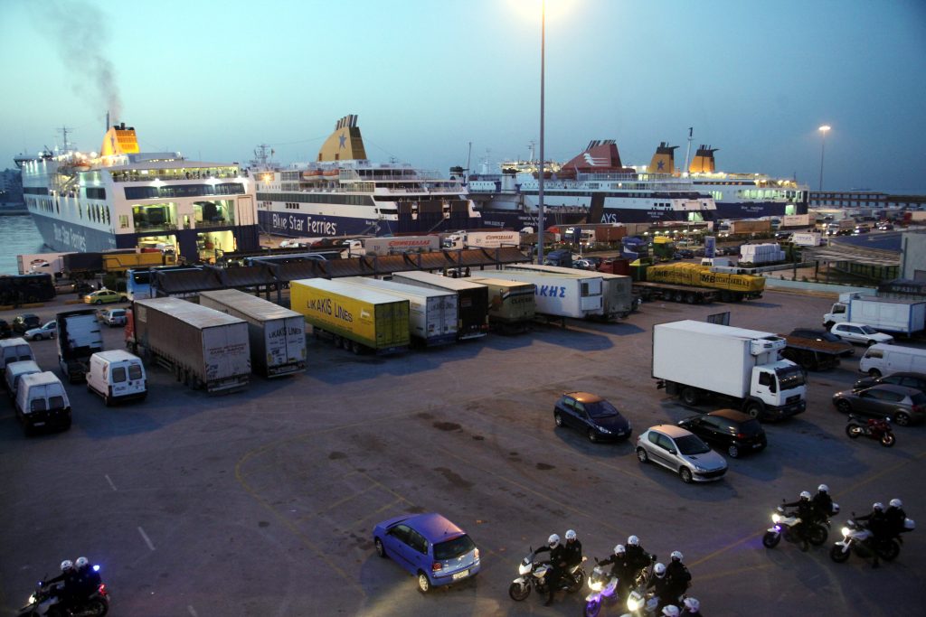 Έφτασε στον Πειραιά το πλοίο για το οποίο σήμανε συναγερμός για τον Έμπολα