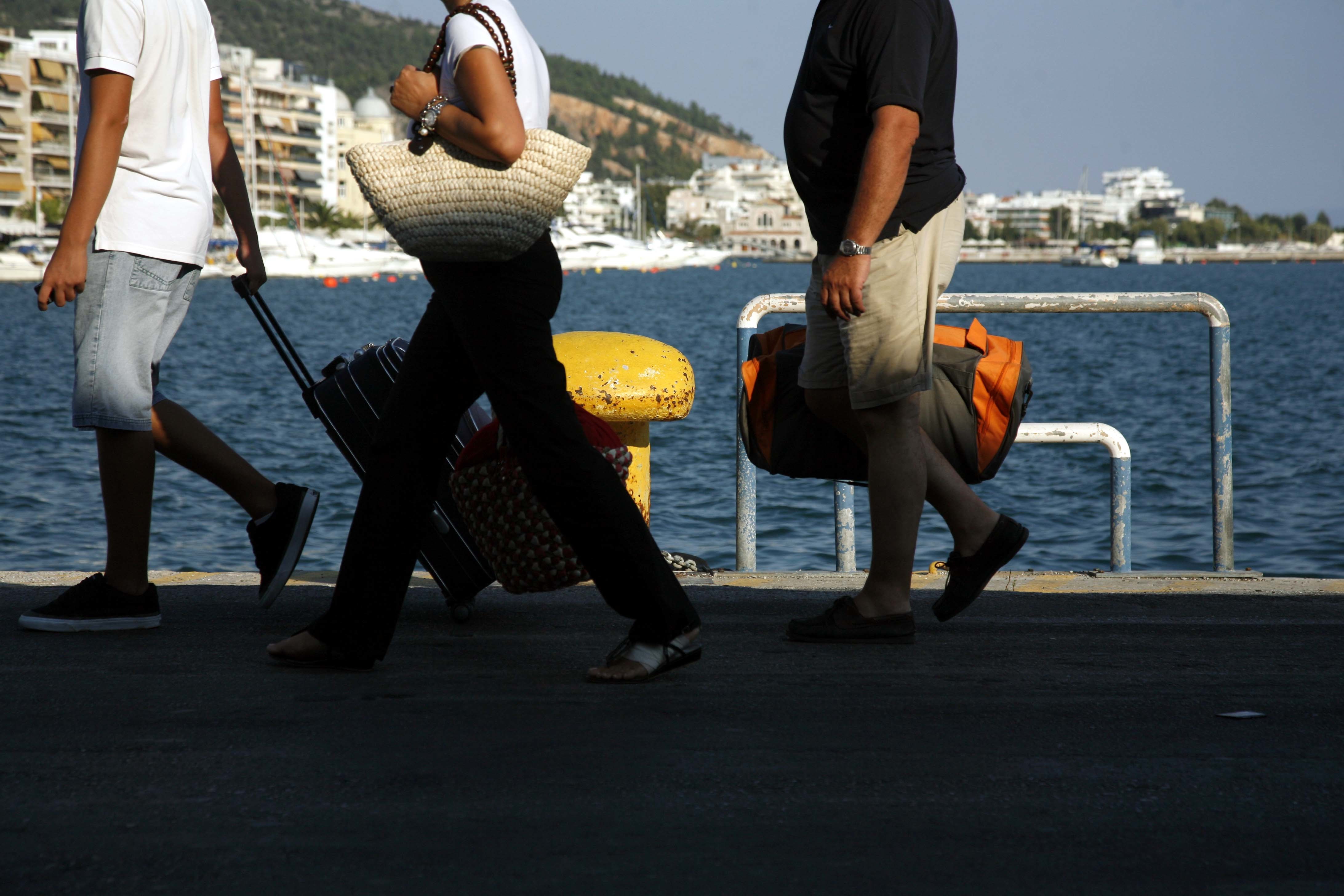 Αυξημένη κίνηση στα λιμάνια για το τριήμερο