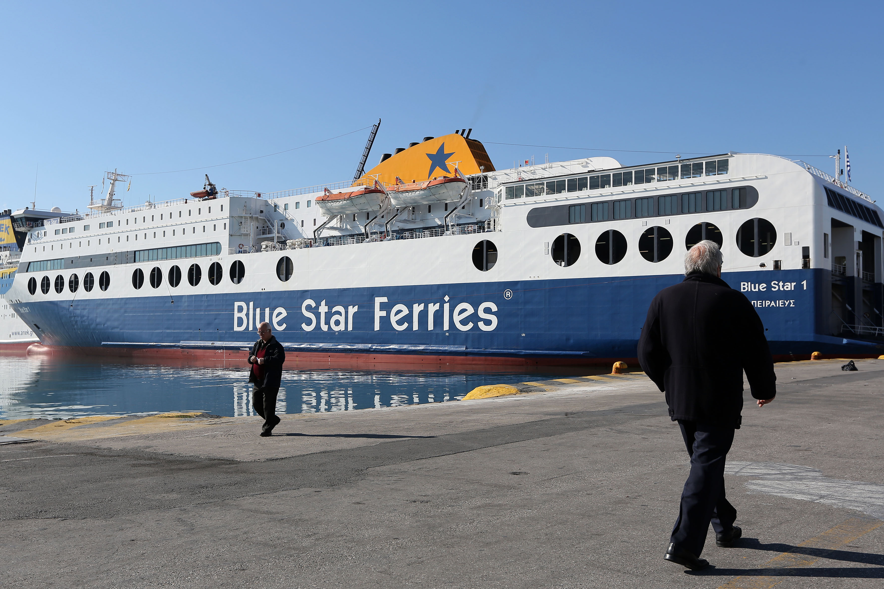 Αυξήθηκε η διακίνηση επιβατών στα ελληνικά λιμάνια το γ΄ τρίμηνο 2013