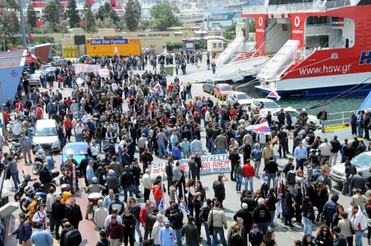 “Πόλεμος” στο λιμάνι του Πειραιά για το καμποτάζ