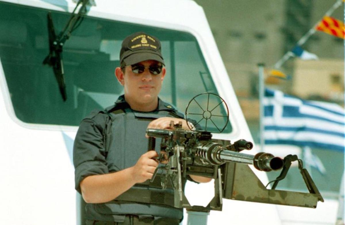 Ελληνοτουρκική “ναυμαχία” με πραγματικά πυρά ανοικτά της Σύμης – Ελληνικό και Τουρκικό πλοίο κυνήγησαν δουλεμπορικό