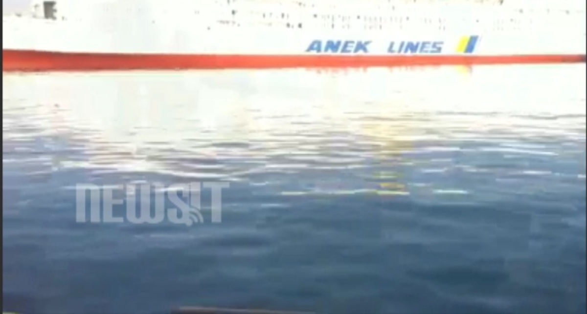 Αυτοκίνητο έπεσε στη θάλασσα