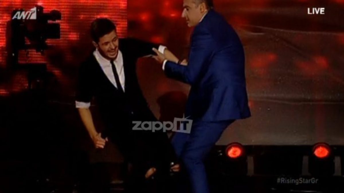 Λιποθύμησε στη σκηνή του Rising Star επειδή τον έκοψαν! Κατέρρευσε στα χέρια του Λιάγκα!