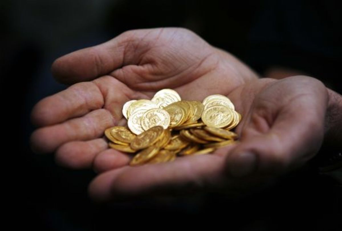 Λάρισα: Πλήρωσε  “χρυσές” τις κάλπικες λίρες!