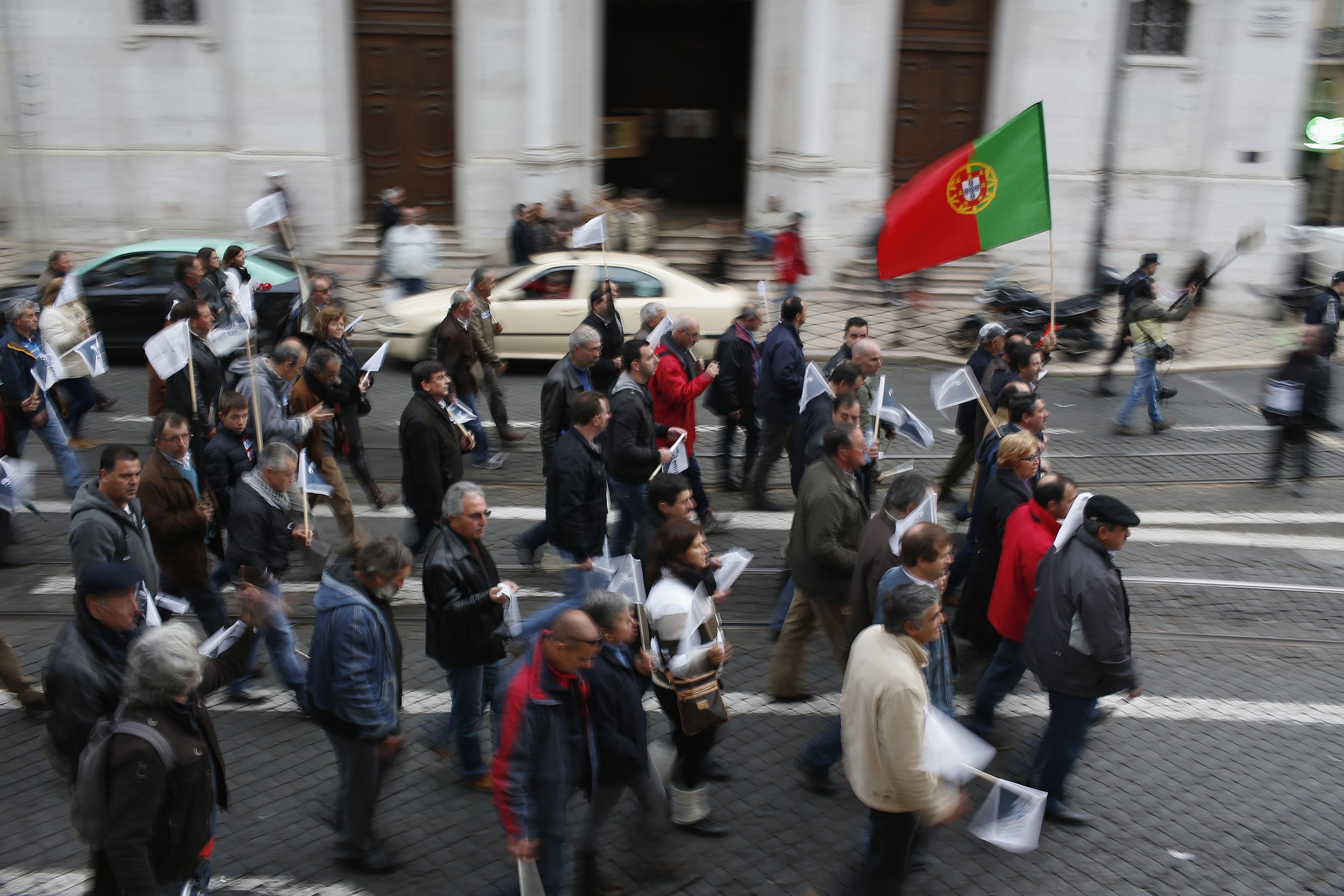 Ρεβεγιόν με φόντο τα… σκουπίδια θα κάνουν στη Λισαβόνα