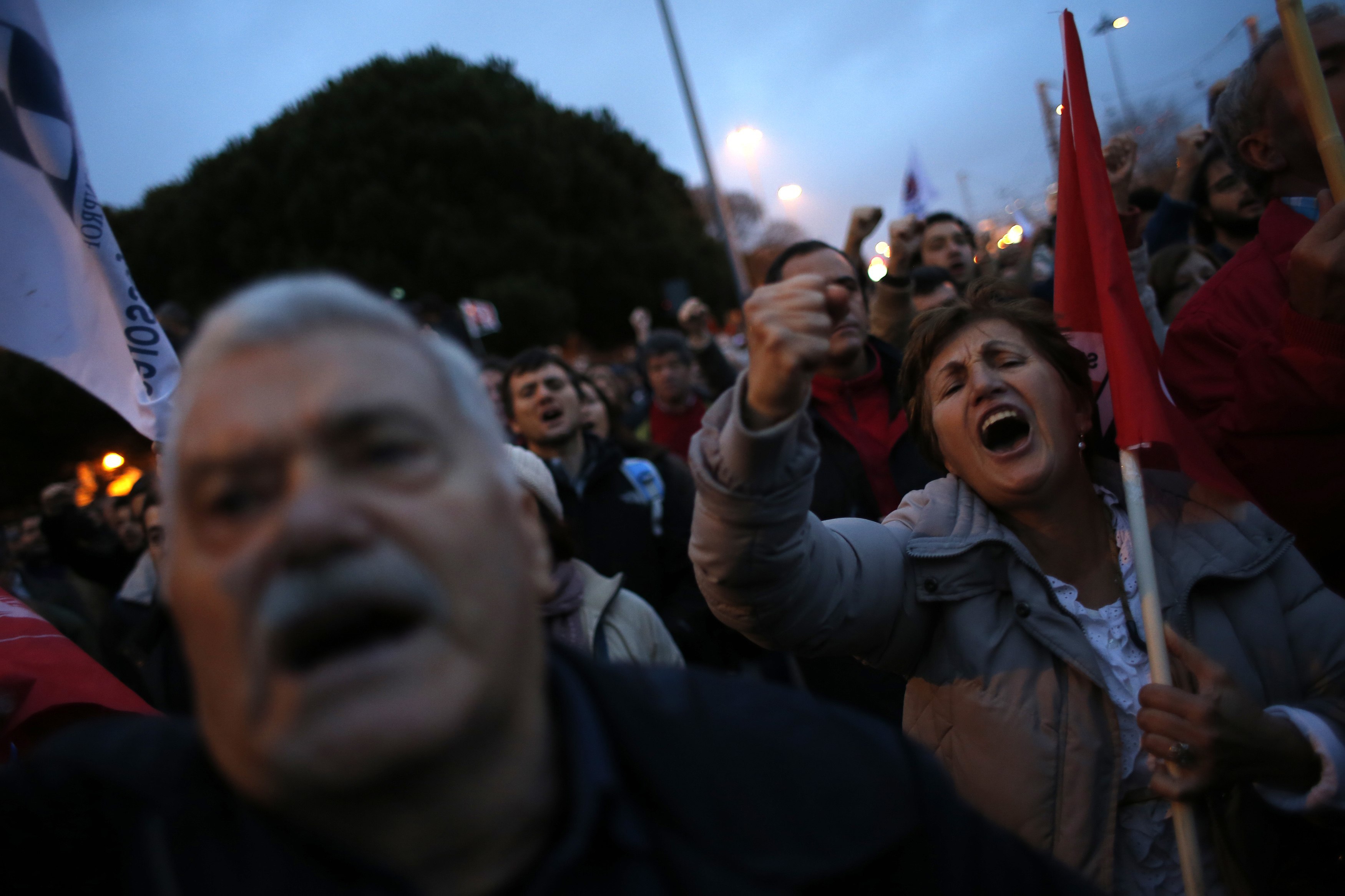 Χιλιάδες διαδηλωτές στους δρόμους της Λισαβόνας