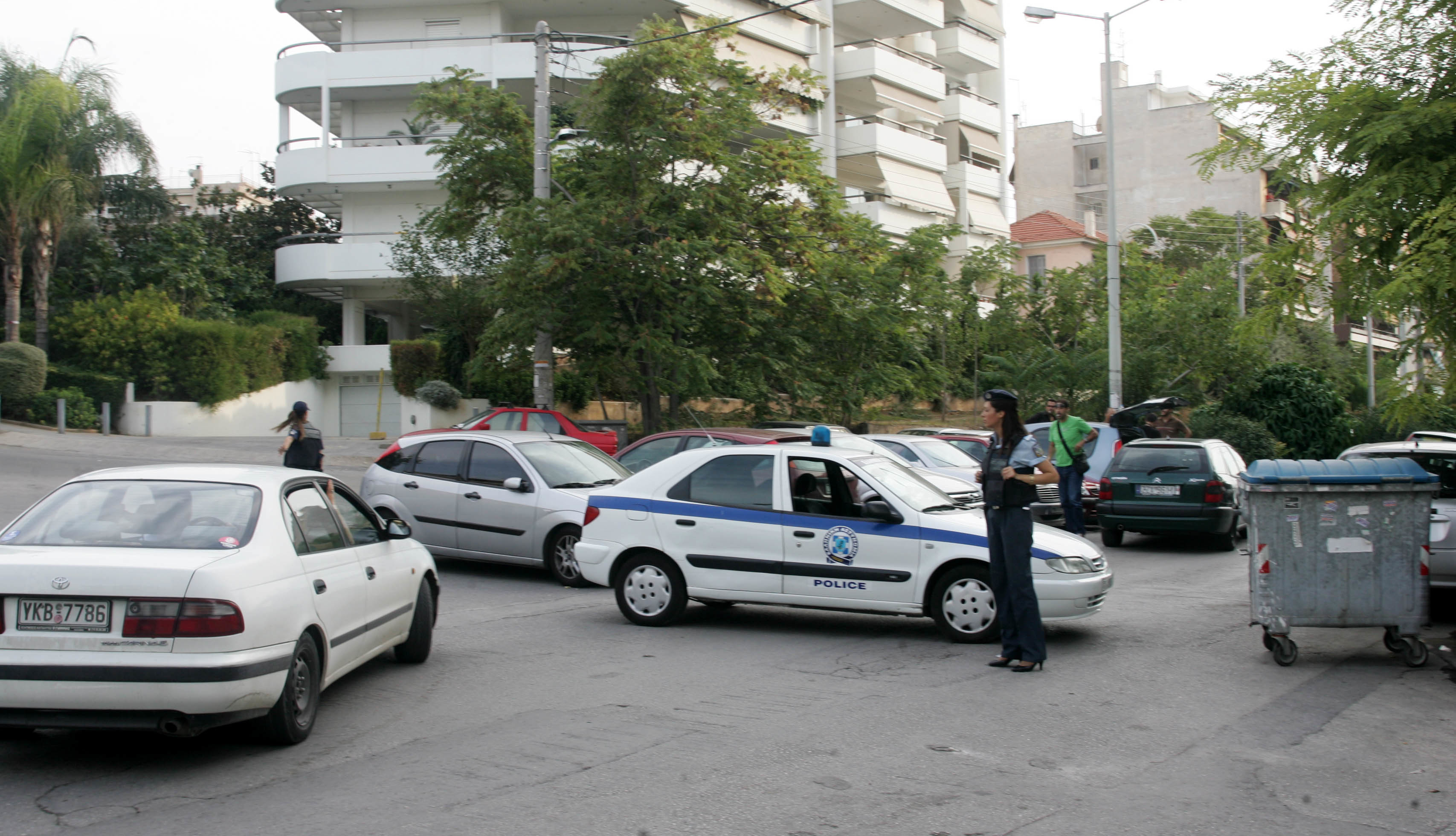 Έκλεψαν κινητό και μοτοσικλέτα