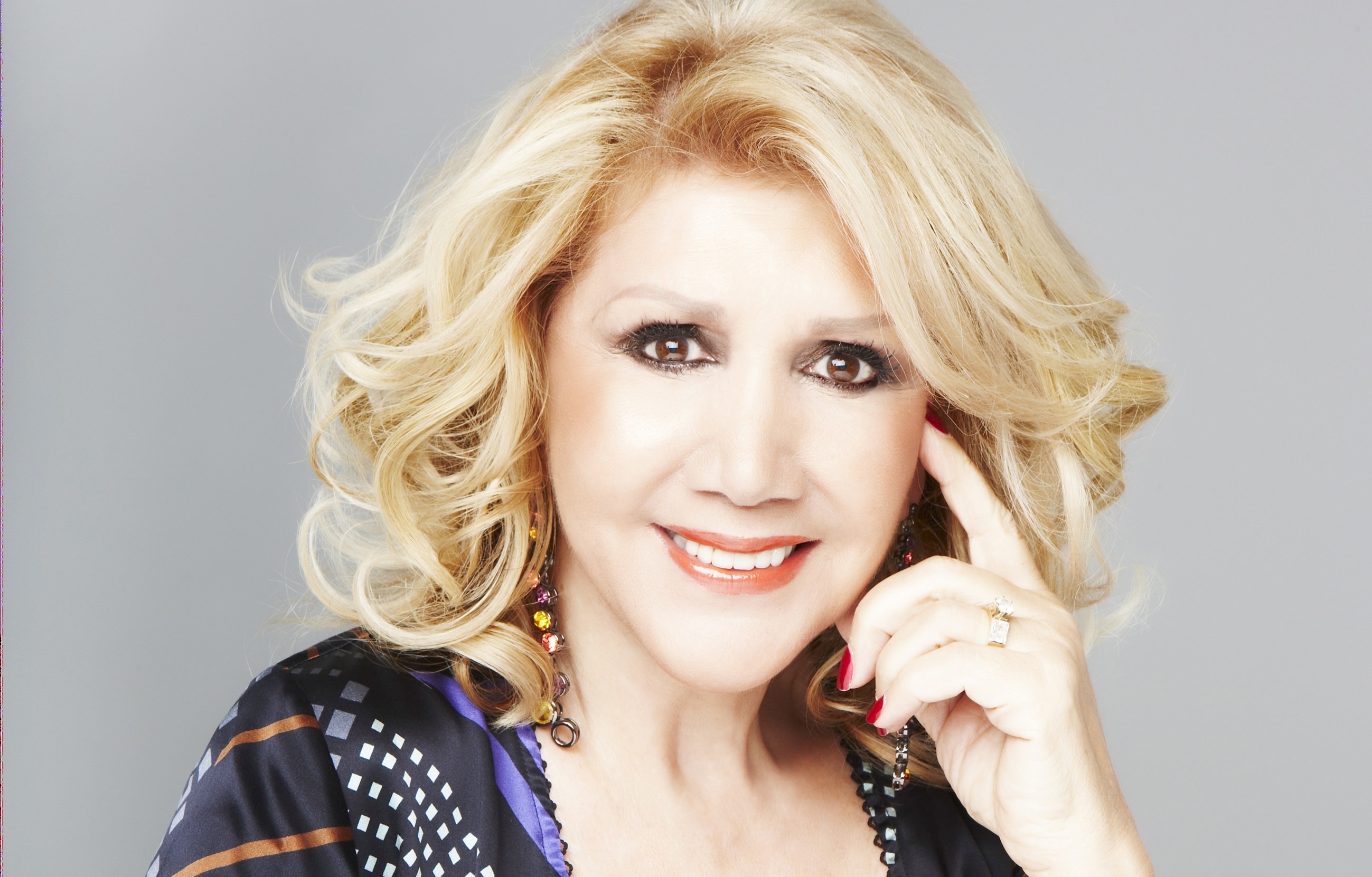 Λίτσα Πατέρα: «Εκτός από Κορομηλά και Μενεγάκη, όλες οι άλλες συνεργασίες ήταν παροδικές»