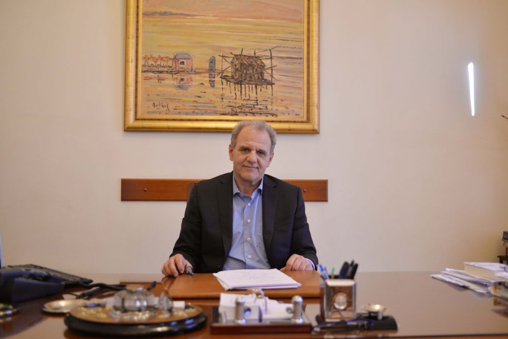 Ηλίας Λιβάνης στο Νewsit: «Θα ντρεπόμουν αν ήμουν στη θέση του Γιώργου Παπανδρέου»