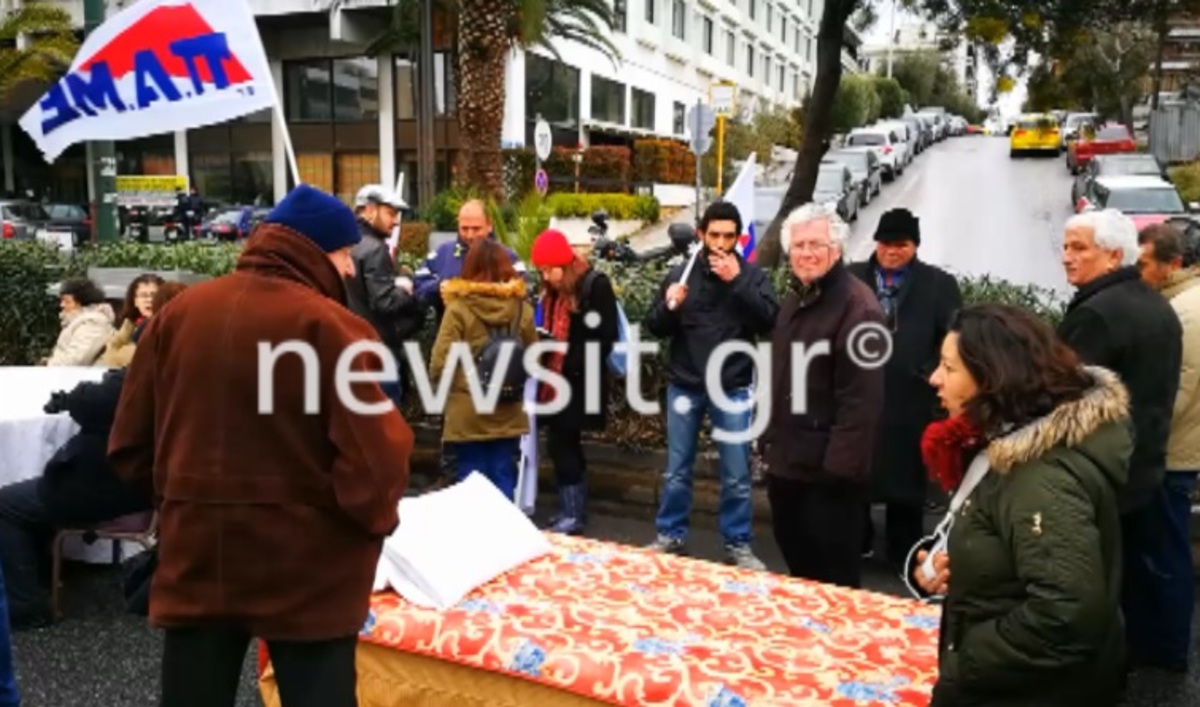 Διαμαρτυρία εργαζομένων ξενοδοχείου Lydra