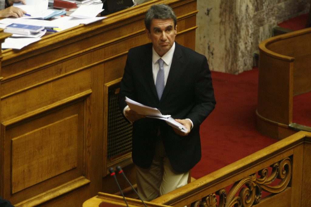O Λοβέρδος ζητά τον Βαρουφάκη στην Εξεταστική για τα μνημόνια