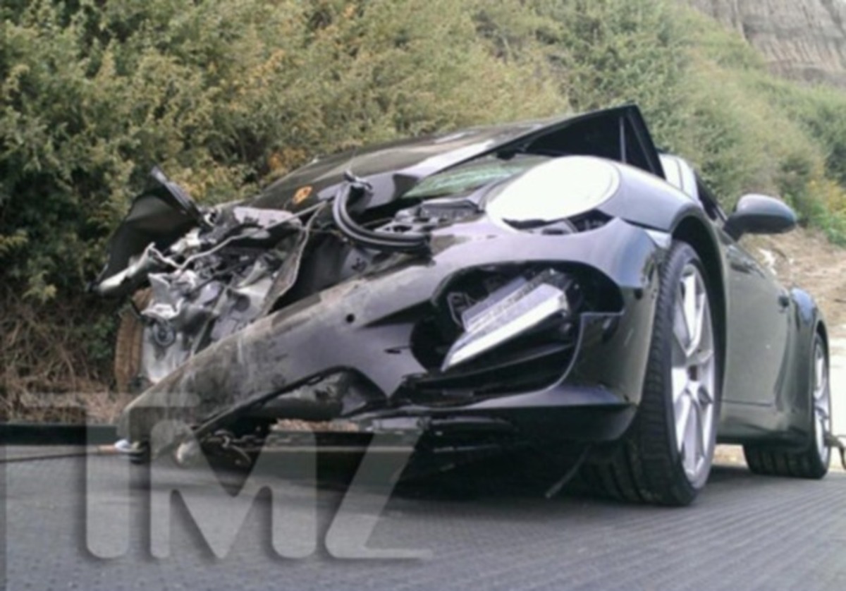 Κομμάτια το αυτοκίνητο της Lindsay Lohan μετά από σύγκρουση με φορτηγό!