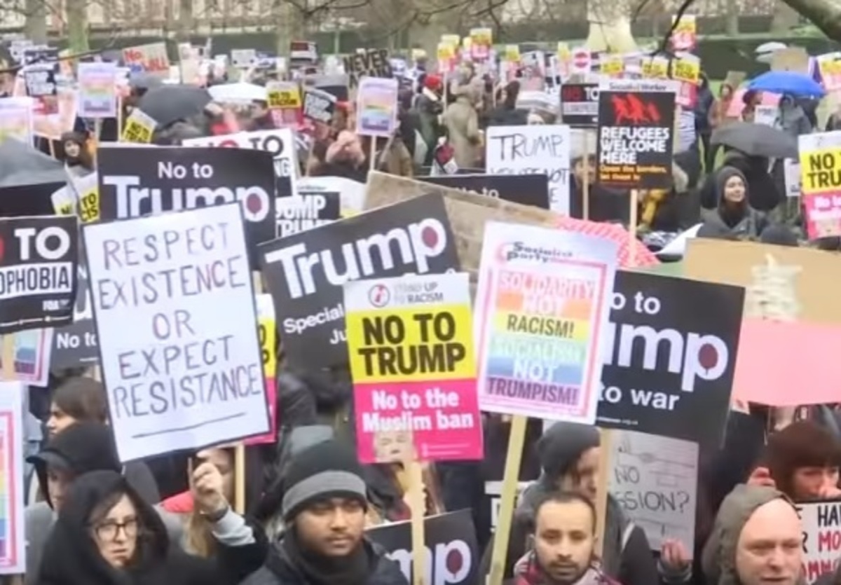Αναβρασμός στο Λονδίνο: Διαδηλώνουν κατά του Τραμπ [vid]